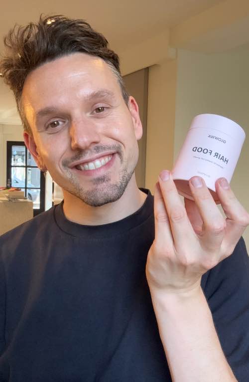 de kapper van rotterdam, Dominic Vleer met Glowwa vitamine supplementen.